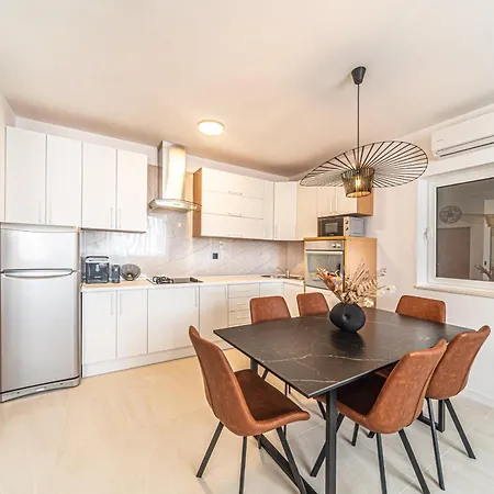Apartment L&l *